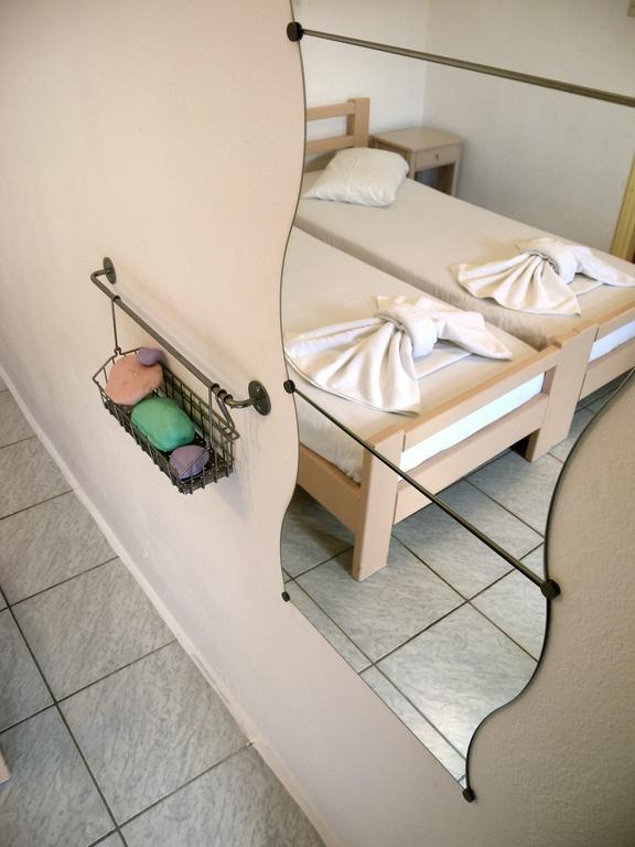 Pavlosx2 Folégandros Zimmer foto